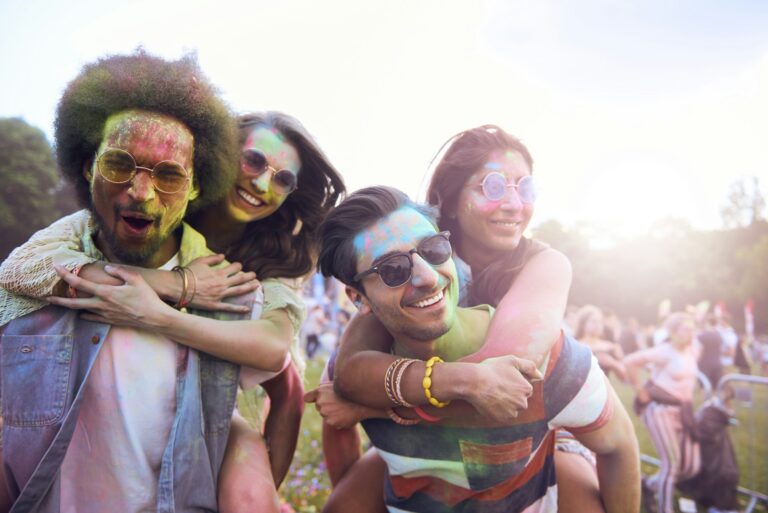 portrait-of-group-of-friends-at-the-festival